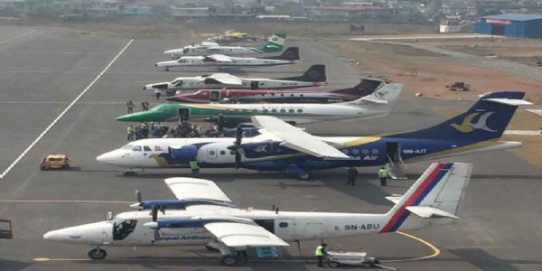 त्रिभुवन अंतरराष्ट्रीय हवाईअड्डे पर घरेलू विमान