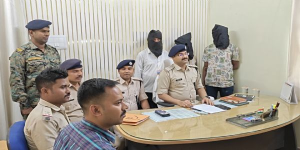 मोबाइल टावर में चोरी करने वाला गैंग धराया, तीन गिरफ्तार