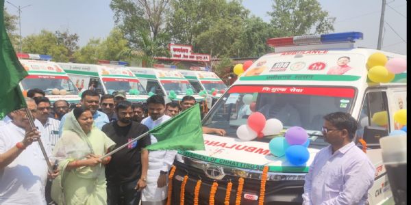 सूरजपुर को मिली 9 नई 108 एम्बुलेंस, मंत्री लक्ष्मी राजवाड़े ने दिखाई हरी झंडी