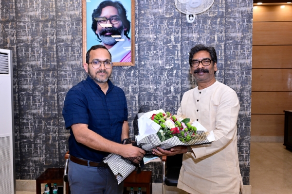 मुख्यमंत्री और सरायकेला उपायुक्त