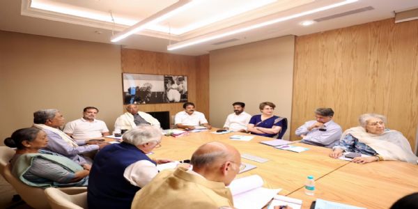 कांग्रेस कार्यसमिति की बैठक से जुड़ा चित्र कांग्रेस कार्यसमिति की बैठक से जुड़ा चित्र