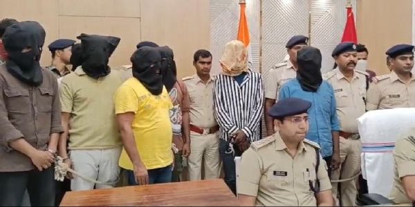 जमीन कब्जा करने वाले गिरोह का 8 सदस्य गिरफ्तार