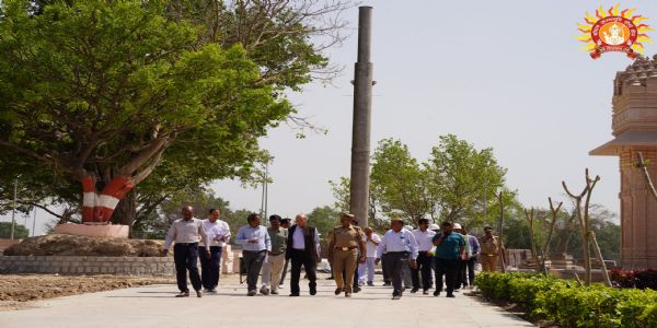 बलिदानियों की स्मृति संजोने के लिये राम मन्दिर में बन रहा स्मारक स्तम्भ