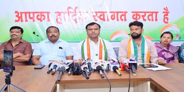 बस्तर के लिए सरकार 50 हजार करोड़ का विशेष पैकेज व सभी पंचायतों को एक करोड़ रूपये दे : दीपक बैज