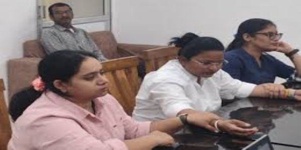 इंदौर : महू में महिला उपयंत्री 15 हजार की रिश्वत लेते रंगे हाथ गिरफ्तार