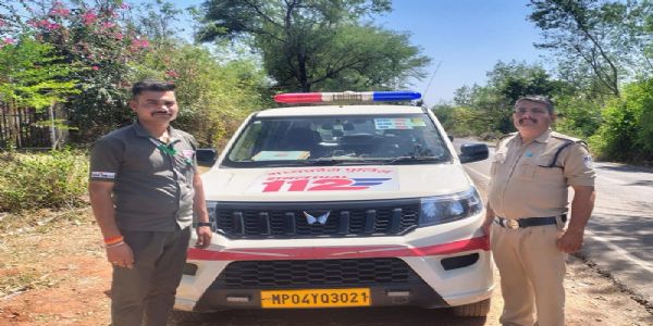 विदिशाः सूखे कुएँ में परित्यक्त मिली नवजात बच्ची को डायल 112 ने सुरक्षित अस्पताल पहुँचाया