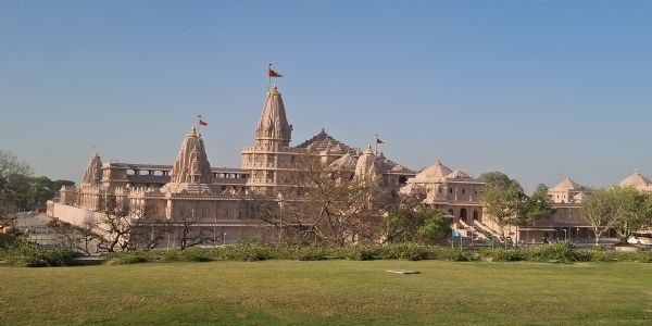 अब तक निर्माण पर लगभग 1800 करोड़ रुपये खर्च हुए : नृपेंद्र मिश्रा