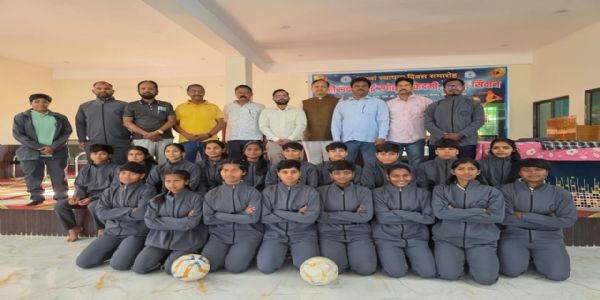 निकी के नेतृत्व में सीवान की 20 सदस्यीय सीनियर महिला फुटबॉल टीम घोषित