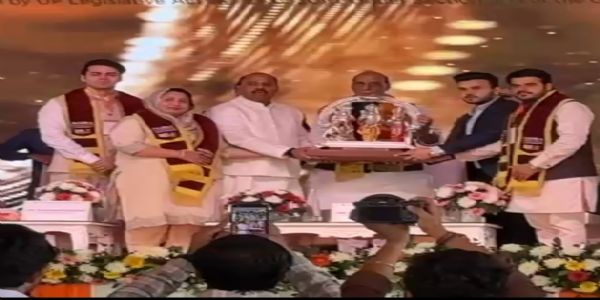 छोटे मन से कोई बड़ा नहीं हो सकता : राजनाथ सिंह