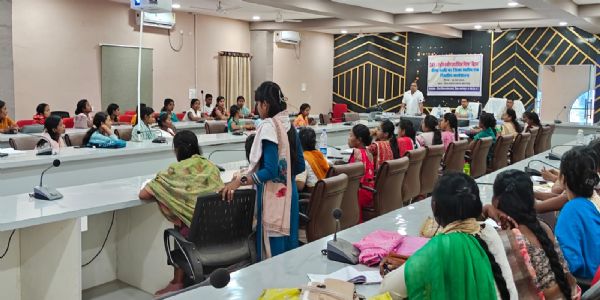 बलरामपुर में ‘एलआईसी बीमा सखी’ पहल, महिलाओं को स्वरोजगार और आर्थिक सशक्तिकरण का अवसर