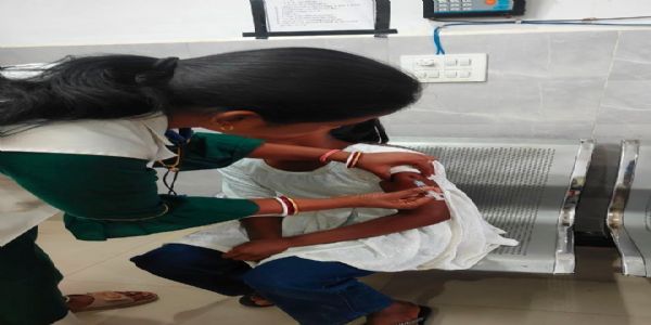 बलरामपुर में एचपीवी टीकाकरण अभियान, किशोरियों को सर्वाइकल कैंसर से बचाव की पहल