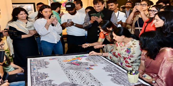 नाईन डॉट स्क्वायर्स एग्जीबिशन का आगाज