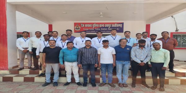 रायपुर पुलिस का ऑपरेशन साइबर शील्ड : फर्जी सिम कार्ड बेचने वाले सात आरोपित गिरफ्तार