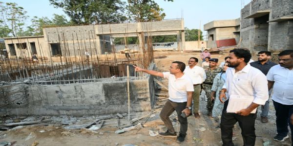 जांजगीर-चांपा में जल आवर्धन योजनाओं का कलेक्टर ने किया निरीक्षण, धीमी प्रगति पर ठेकेदार को लगाई फटकार