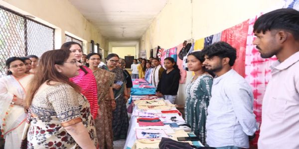 विद्यार्थियों को वास्तविक जीवन की चुनौतियों के लिए तैयार करती हैं कार्यशालाएं : कुलपति