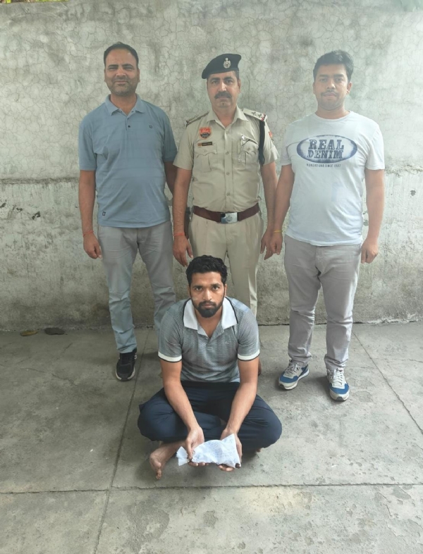 पुलिस हिरासत में नशा तस्कर