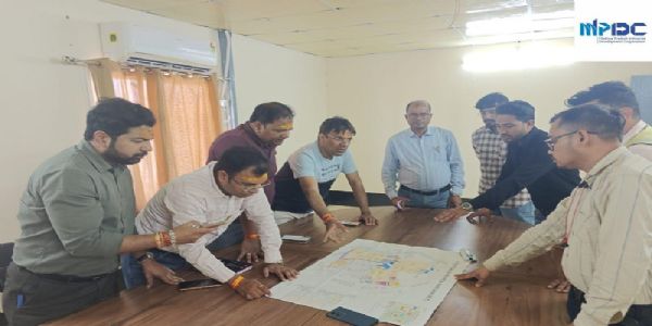 बुंदेलखण्ड औद्योगिक विकास प्राधिकरण के अधिकारियों ने समझने के लिए किया मप्र का दौरा बुंदेलखण्ड औद्योगिक विकास प्राधिकरण के अधिकारियों ने समझने के लिए किया मप्र का दौरा