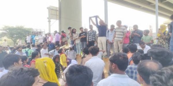 विभिन्न मांगों को लेकर श्रमिकों का धरना प्रदर्शन तीसरे दिन भी रहा जारी