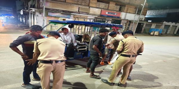 रायपुर : अड्डे बाजों, वारंटियों और अवैध हथियार रखने वालाें पर हुई कार्रवाई, 10 व्यक्ति भेजे गए केंद्रीय जेल