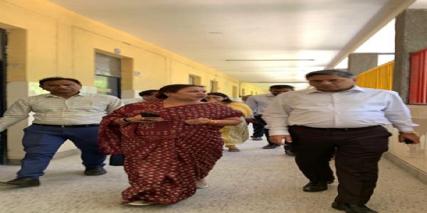 स्थायी समिति अध्यक्ष सत्या शर्मा का शाहदरा (उत्तरी) जोन में विद्यालयों का निरीक्षण, सुधार के सख्त निर्देश