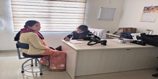 उत्तरा केयर हॉस्पिटल में नेत्र शिविर, 45 मरीजों की हुई जांच