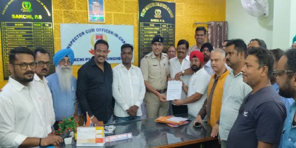 कांग्रेस ने किया असम के मुख्यमंत्री के खिलाफ प्राथमिकी दर्ज करने की मांग