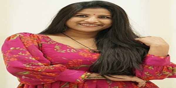 तेलुगु लोक गायिका मंगली पर 10 करोड़ की ठगी का आरोप, वकील ने दर्ज कराया मामला