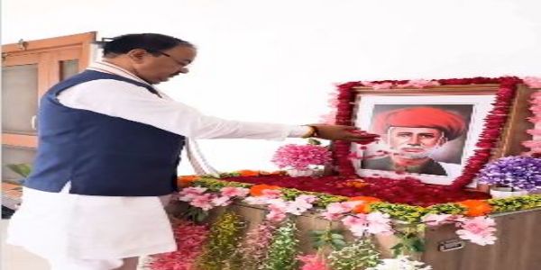 महात्मा ज्योतिबा फुले ने शिक्षा के प्रसार के लिए अपना जीवन समर्पित किया : केशव प्रसाद मौर्य