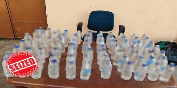 बेलही में पुलिस की छापेमारी, 24 लीटर नेपाली शराब बरामद