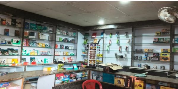 बड़ाजामदा बाजार के दो मोबाइल दुकानों में लाखों की चोरी