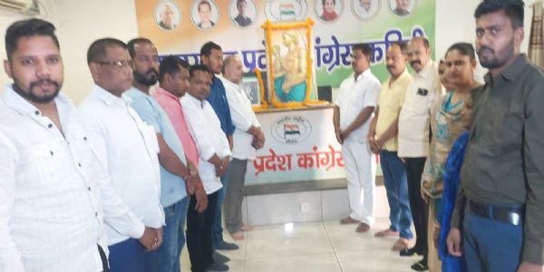 कांग्रेस ने सिद्धू -कान्हू और ज्योतिबा फुले की जयंती पर दी श्रद्धांजलि