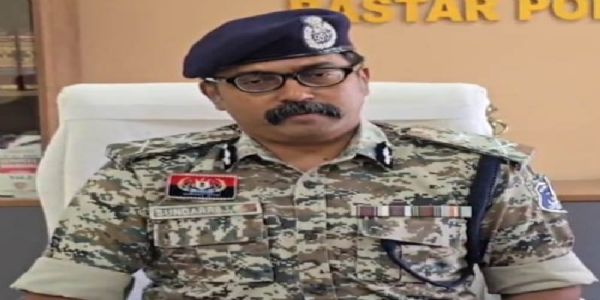 42 सशस्त्र नक्सली कैडरों का आत्मसमर्पण नक्सल मुक्त भारत के लिए महत्वपूर्ण : सुंदरराज पी.