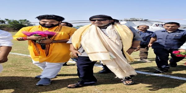 चुनाव 26 : बाराबनी विधानसभा सीट के भाजपा उम्मीदवार के समर्थन में मिथुन का रोड शो