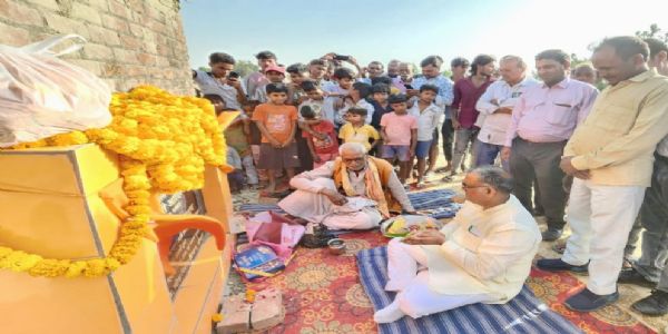 जौनपुर में 4 करोड़ की पांच सड़क परियोजनाओं का शिलान्यास, मंत्री गिरीश चंद्र यादव ने दी सौगात