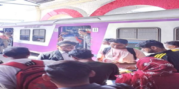 प्रयागराज टिकट चेकिंग अभियान में 1413 यात्रियों से सवा नौ लाख जुर्माना