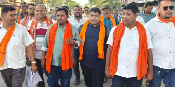 भाजपा के ‘गांव चलो, बूथ चलो’ अभियान में घर-घर संपर्क कर योजनाओं की दी जानकारी