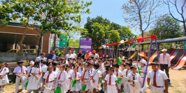 रामगढ़ के तीन विद्यालयों में खेल सामग्रियों का शुभारंभ