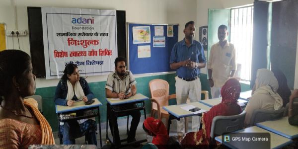 हजारीबाग के बरकागांव में स्वास्थ्य शिविर का आयोजन, ग्रामीणों को किया गया जागरूकता