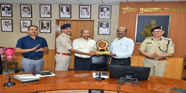 निष्पक्षता, ईमानदारी एवं संवेदनशीलता ही पुलिस अधिकारी की पहचान: डीजीपी मकवाणा