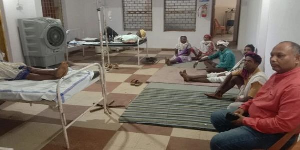 मप्र के डिंडौरी जिले में दशगात्र भोज के बाद बिगड़ी 70 से ज्यादा ग्रामीणों की तबीयत, अस्पताल में भर्ती