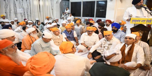 वीरेंद्र सचदेवा के पिता की स्मृति में कीर्तन समागम, भाजपा नेताओं ने दी श्रद्धांजलि