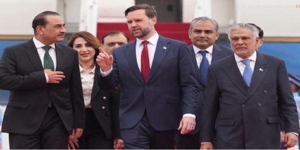 इस्लामाबाद में अमेरिका के उपराष्ट्रपति जेडी वेंस। फोटो - इंटरनेट मीडिया इस्लामाबाद में अमेरिका के उपराष्ट्रपति जेडी वेंस। फोटो - इंटरनेट मीडिया