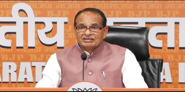 भाजपा मुख्यालय में आयोजित पत्रकार वार्ता में केन्द्रीय मंत्री शिवराज सिंह चौहान