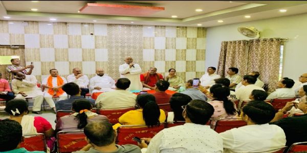 रेल यात्री संघर्ष समिति के बैनर तले आगे बढ़ेगा आंदोलन, शिवशंकर सिंह बने संयोजक