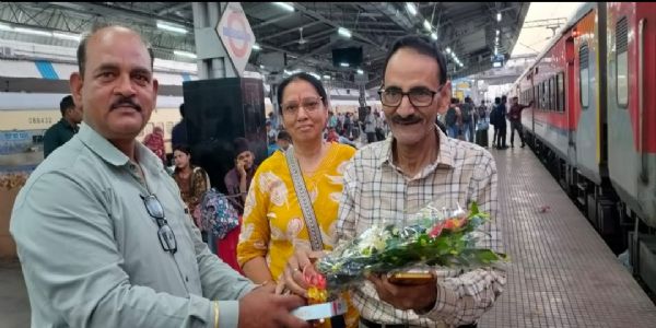 टाटानगर स्टेशन पर जेडआरयूसीसी सदस्य का स्वागत, रेल सुरक्षा आपदा प्रबंधन पर हुई चर्चा