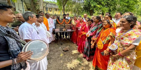 सांसद ने 49 लाख की योजनाओं का किया शिलान्यास, विकास कार्यों को मिली रफ्तार