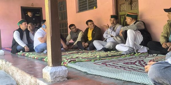 उपमुख्य सचेतक ने सड़क हादसे के परिवारों से मिलकर जताई संवेदनाएं, दी आर्थिक सहायता