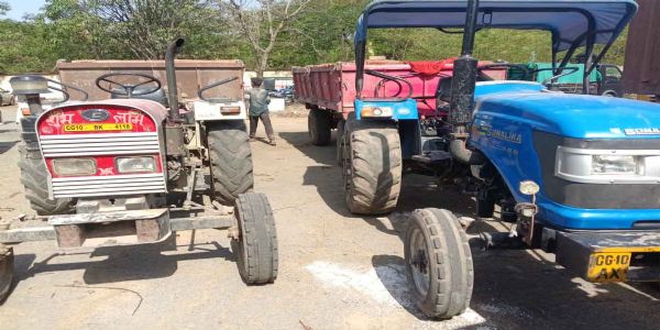 खनिजों के अवैध परिवहन पर बड़ी कार्रवाई, दाे हाइवा व छह ट्रैक्टर-ट्रॉली जब्त