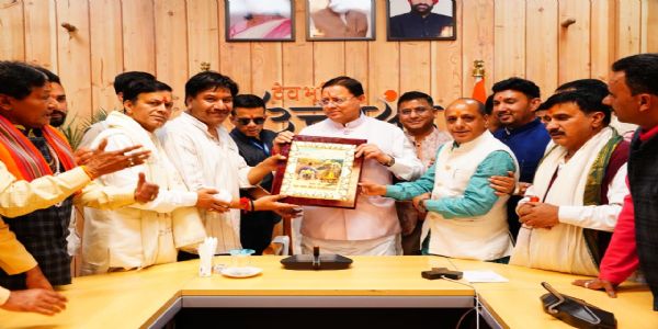 धामाें पर यात्रियों की संख्या सीमित न करने पर तीर्थ पुराेहिताें ने जताया मुख्यमंत्री का आभार