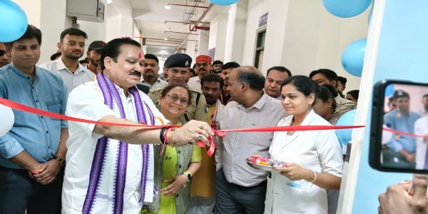 राजगढ़ः राज्यमंत्री टेटवाल ने जिला चिकित्सालय में अत्याधुनिक मॉड्यूलर ऑपरेशन थिएटरों का किया निरीक्षण
